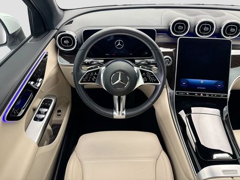 Used 2023 Mercedes-Benz GLC 300 image 12