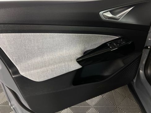Used 2025 Volkswagen ID.4 Pro image 26