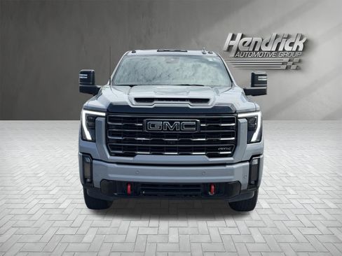 Used 2024 GMC Sierra 2500 AT4 w/ AT4 Premium Plus Package AWD/4WD image 3