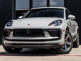 Used 2024 Porsche Macan AWD/4WD video 1