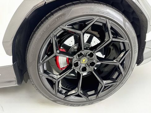 Used 2023 Lamborghini Urus Performante AWD/4WD image 30