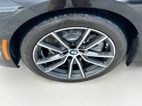Used 2025 BMW 230i Coupe w/ Convenience Package RWD image 34