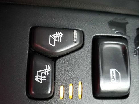 Used 2008 GMC Envoy Denali w/ Sun And 6-Disc Cd Package image 18