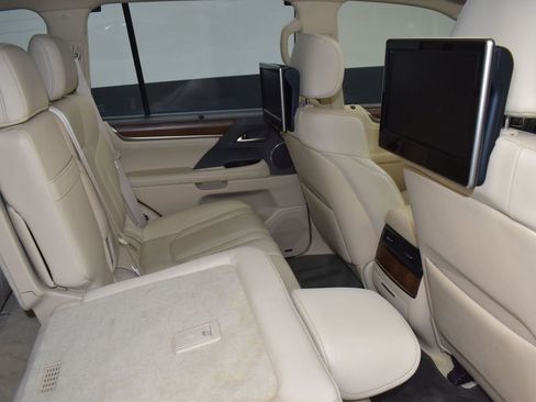 Used 2017 Lexus LX 570 4WD image 21