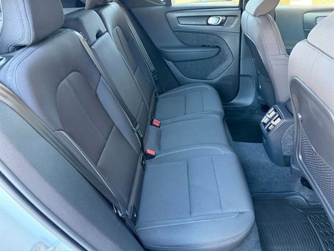 Used 2022 Volvo XC40 P8 Recharge image 15