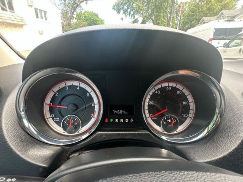 Used 2020 Dodge Grand Caravan SE w/ UConnect Hands-Free Group FWD image 11