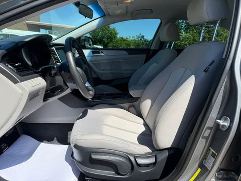 Used 2018 Hyundai Sonata SE FWD image 18