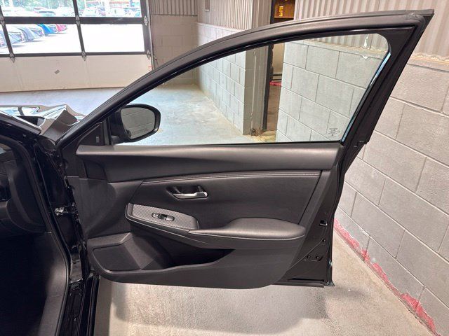 Used 2025 Nissan Sentra SV FWD image 16