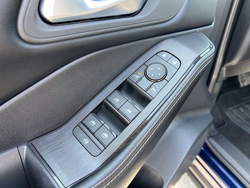 Used 2025 Nissan Rogue SV image 13