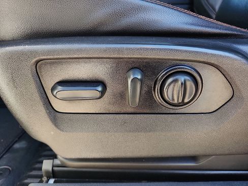 Used 2022 GMC Sierra 2500 AT4 w/ AT4 Premium Plus Package image 15