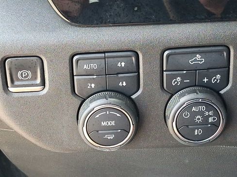 Used 2022 Chevrolet Silverado 1500 LT Trail Boss AWD/4WD image 25