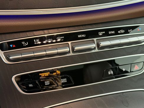 Used 2023 Mercedes-Benz E 350 4MATIC Sedan image 19