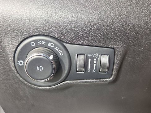 Used 2023 Jeep Compass Latitude AWD/4WD image 22