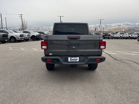 Used 2023 Jeep Gladiator Willys image 5