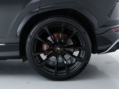 Used 2022 Lamborghini Urus AWD/4WD image 41
