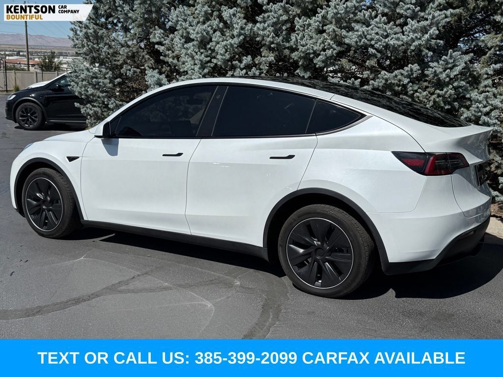 Used 2023 Tesla Model Y Long Range AWD/4WD image 5