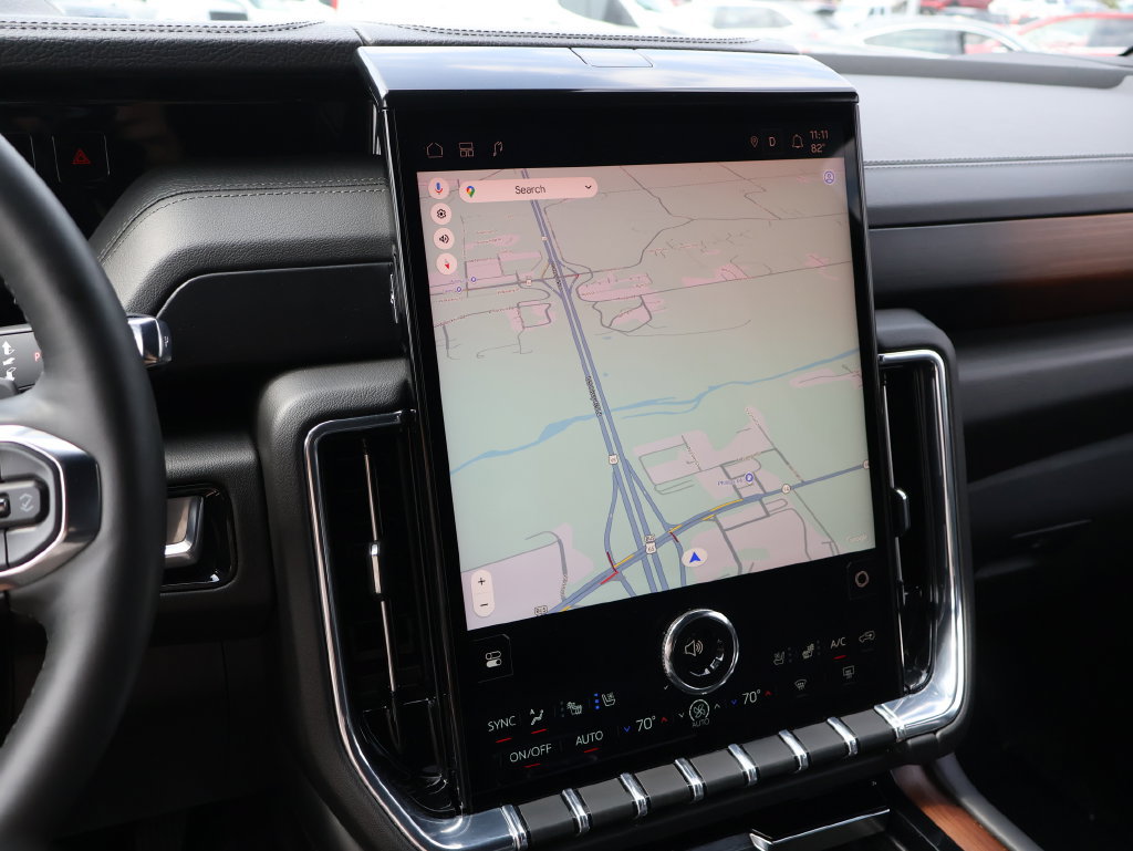 Used 2025 GMC Yukon Denali AWD/4WD image 33