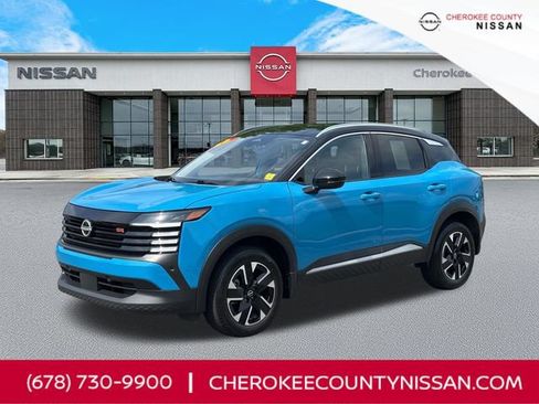 Certified 2025 Nissan Kicks SR FWD image 1