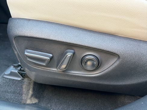 Used 2024 Toyota Grand Highlander AWD image 11