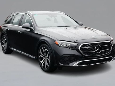 New 2026 Mercedes-Benz E 450 4MATIC All-Terrain Wagon image 3