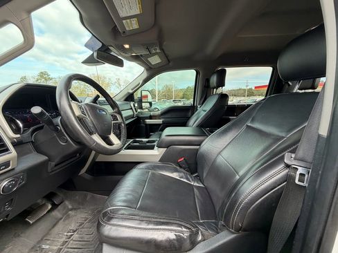Used 2019 Ford F250 Lariat w/ Lariat Ultimate Package image 11