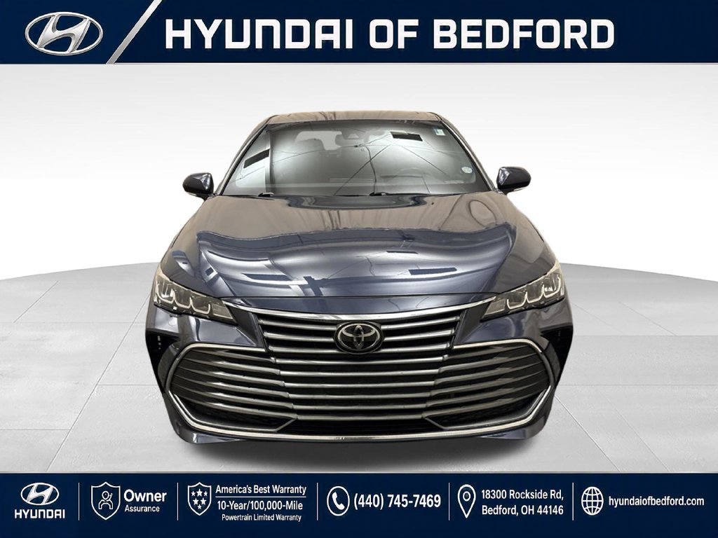 Used 2019 Toyota Avalon XLE w/ Moonroof Package FWD image 2