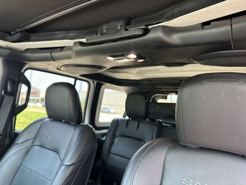 Used 2023 Jeep Wrangler Unlimited Sahara AWD/4WD image 22
