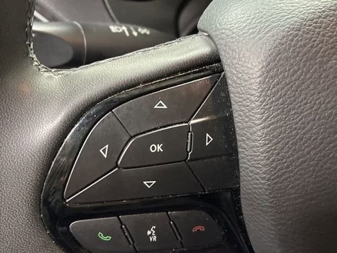 Used 2023 Jeep Cherokee Altitude Lux image 13