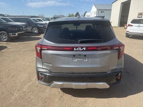 Used 2024 Kia Seltos S AWD/4WD image 5