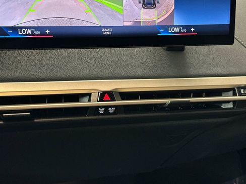 Used 2023 BMW iX xDrive50 w/ Premium Package image 24