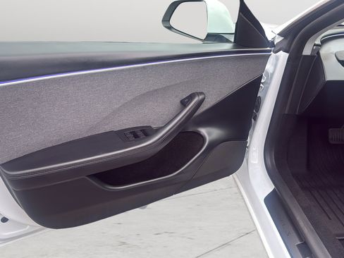 Used 2025 Tesla Model 3 Long Range RWD image 10