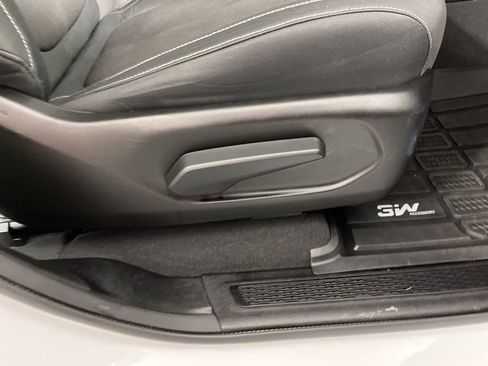 Used 2023 Jeep Grand Cherokee L Laredo w/ Luxury Tech Group I image 7