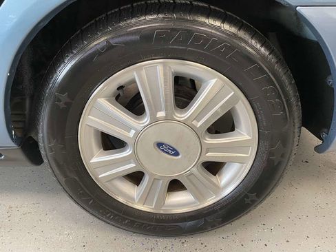 Used 2005 Ford Taurus SEL image 24