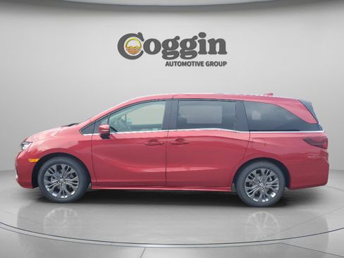 New 2026 Honda Odyssey Touring image 3