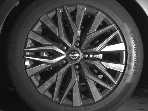 Used 2025 Nissan Altima 2.5 SV FWD image 14