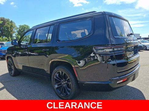 Used 2023 Jeep Grand Wagoneer Series II AWD/4WD image 4