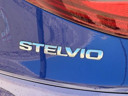 Used 2023 Alfa Romeo Stelvio Ti AWD/4WD image 6