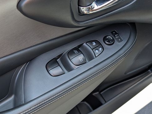 Used 2024 Nissan Murano SV w/ SV Midnight Edition Package AWD/4WD image 19