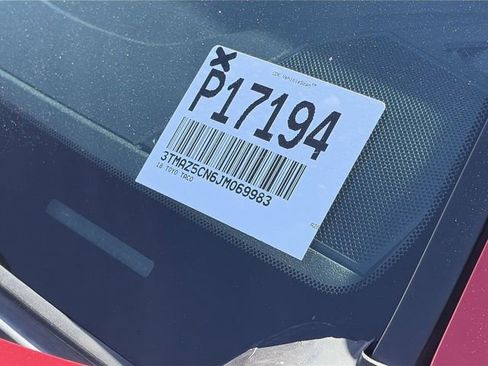 Used 2018 Toyota Tacoma TRD Sport w/ Technology Package image 32