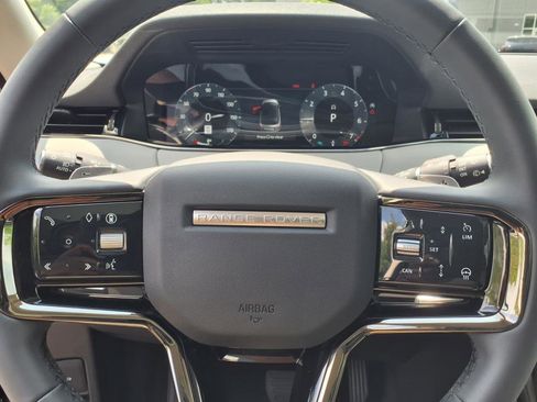 Used 2025 Land Rover Range Rover Evoque S image 11