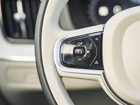 New 2026 Volvo XC60 B5 Ultra w/ Protection Package Premier image 30