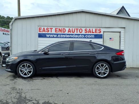 Used 2019 Ford Fusion SEL FWD image 2