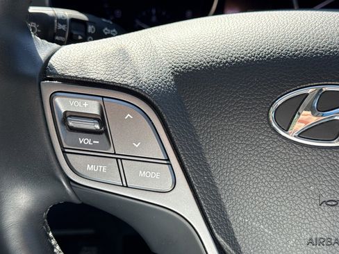 Used 2019 Hyundai Santa Fe XL image 25