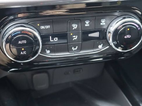 Used 2024 Chevrolet Trax ACTIV w/ Sunroof Package FWD image 24