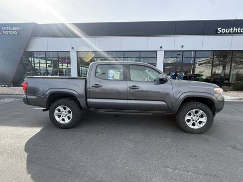 Used 2018 Toyota Tacoma SR w/ SR Convenience Package image 8