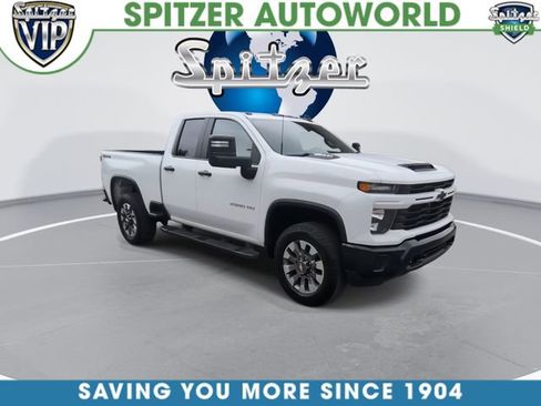 Used 2024 Chevrolet Silverado 2500 Custom w/ Custom Value Package AWD/4WD image 2