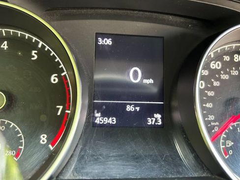 Used 2018 Volkswagen Golf S FWD image 40
