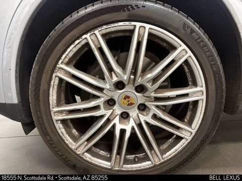 Used 2018 Porsche Cayenne AWD/4WD image 10