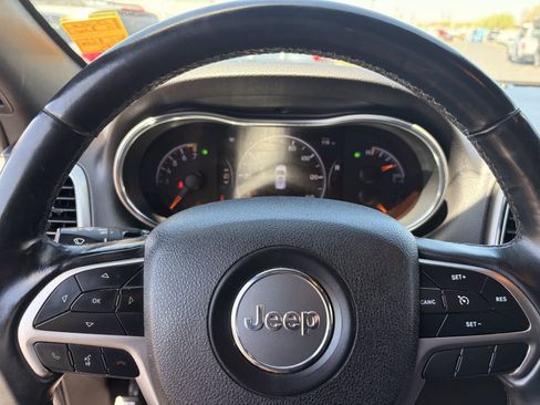 Used 2018 Jeep Grand Cherokee Altitude RWD image 27