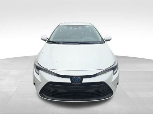 Used 2024 Toyota Corolla LE image 4